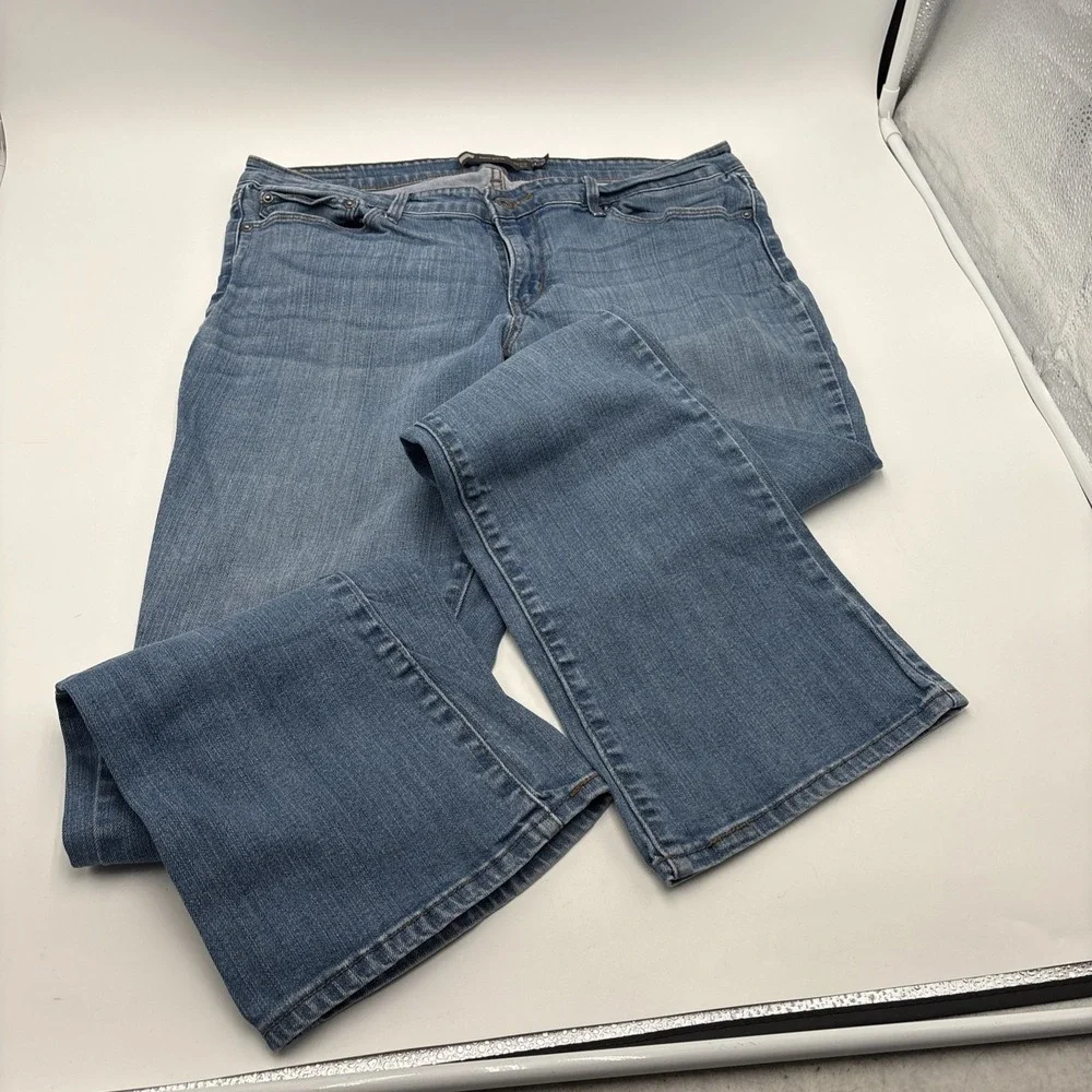Levi's Demi‎ Curve Mid Rise Boot Cut Women's Size 14/32 Inseam 32 Preowned